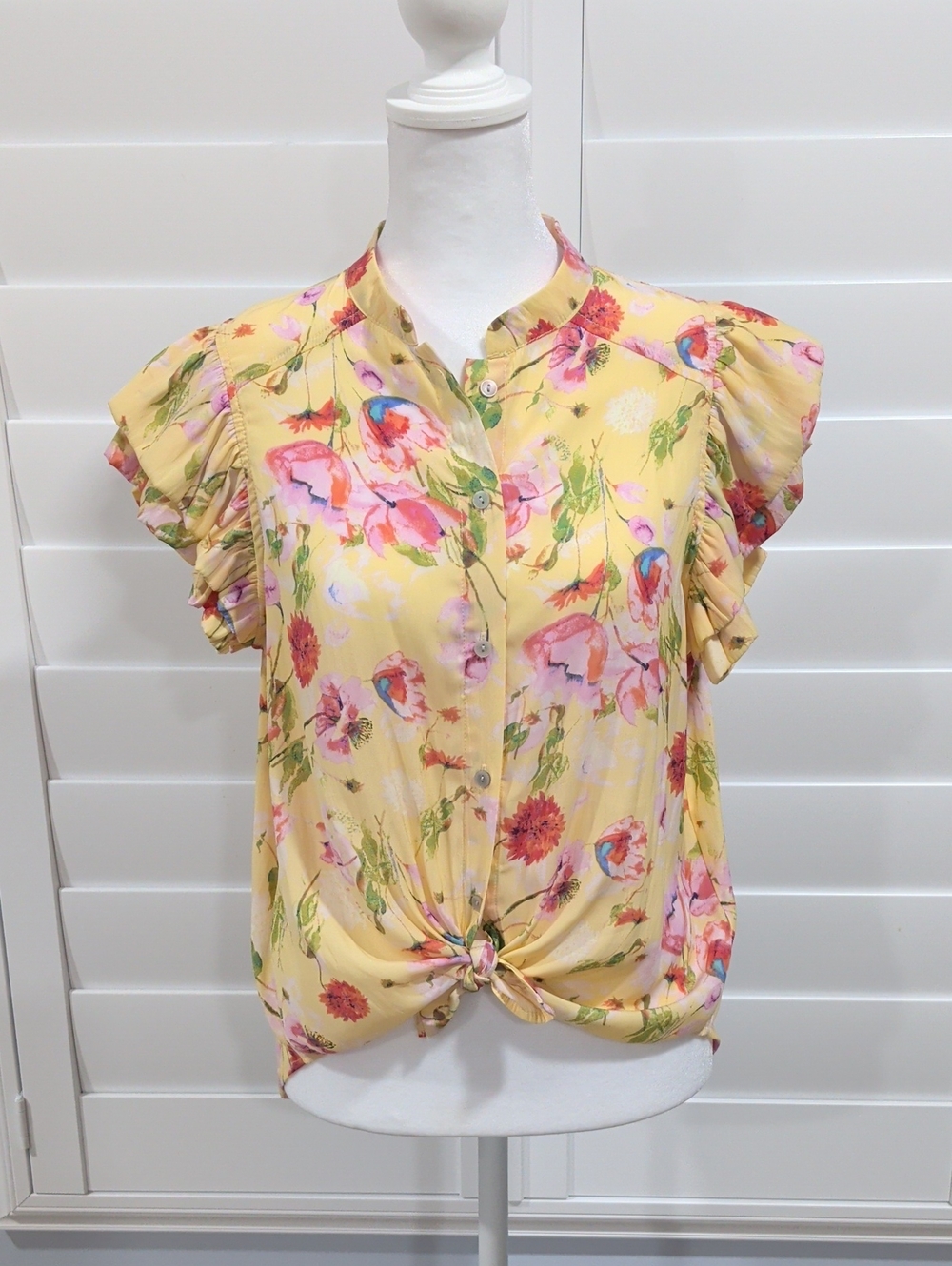 NWOT Rose & Olive Yellow Floral Tie-Front Flutter Sleeve Blouse